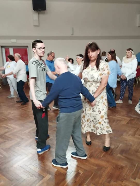 Powitanie lata w Środowiskowym Domu Samopomocy w Fabianowie [ZDJĘCIA, FILM] — zdjęcie 6 z 49