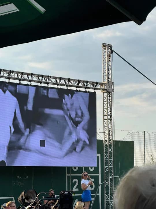 Niecenzuralne treści w Strefie Mieszkańca na Jarocin Festiwal. Ksiądz: To jest pornografia. Jest oświadczenie miasta — zdjęcie 4 z 5