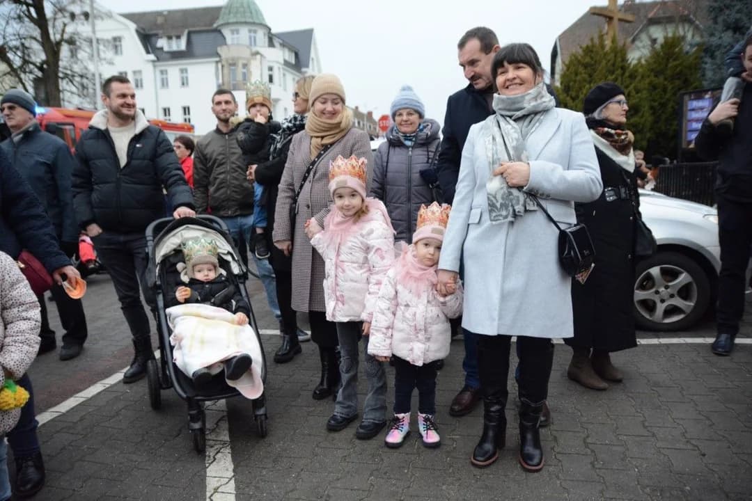 14. Jarocińskie Kolędowanie z Orszakiem Trzech Króli. Najwięcej było przedszkolaków  [ZDJĘCIA]