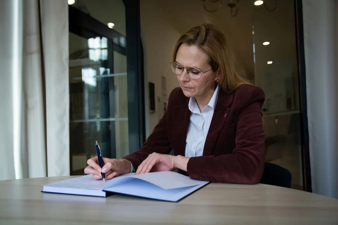 Burmistrz Urszula Wyremblewska-Korzyniewska wprowadziła po śmierci Marka Przymusińskiego żałobę na terenie gminy Jarocin, która trwać będzie do dnia pogrzebu, czyli do soboty (11 stycznia).