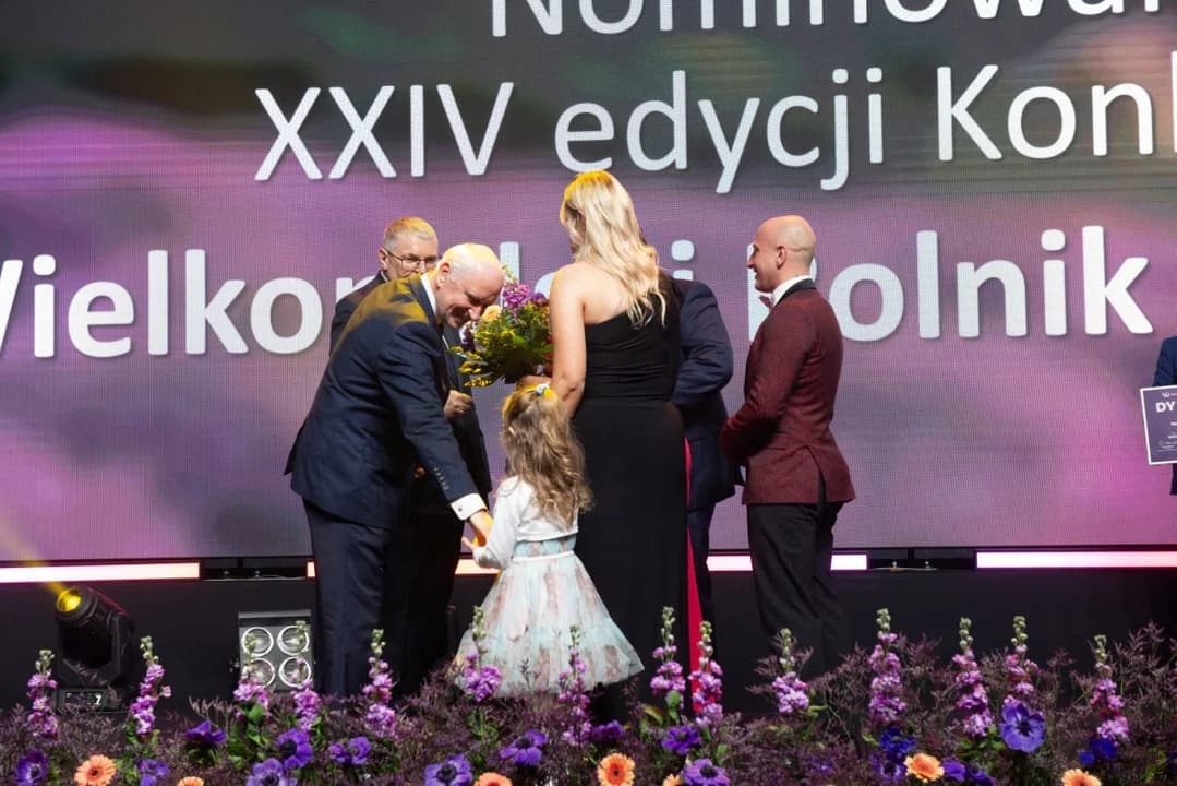 Rocznie produkują 1,8 mln brojlerów. Właściciele gospodarstwa w Kruczynie - Wielkopolskimi Rolnikami Roku 2024. Nominacja dla pszczelarza z Jarocina [ZDJĘCIA]