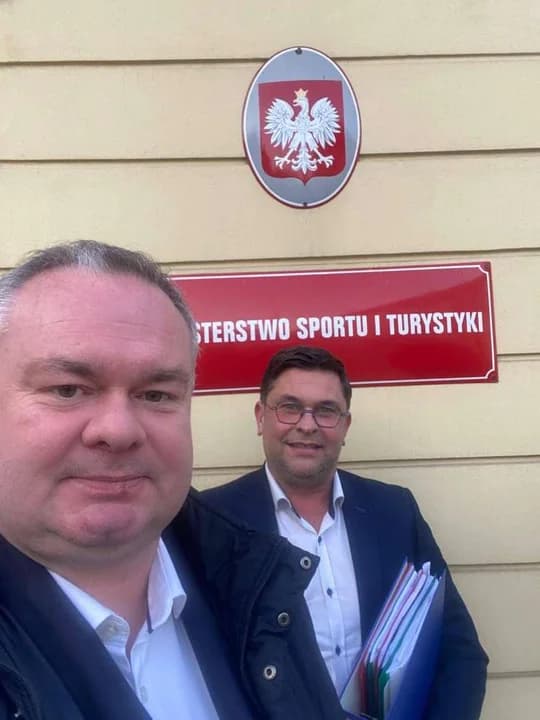 Marcin Zwierzyński, prezes spółki Jarocin Sport i jarociński radny Krzysztof Kłosowski — zdjęcie 3 z 3