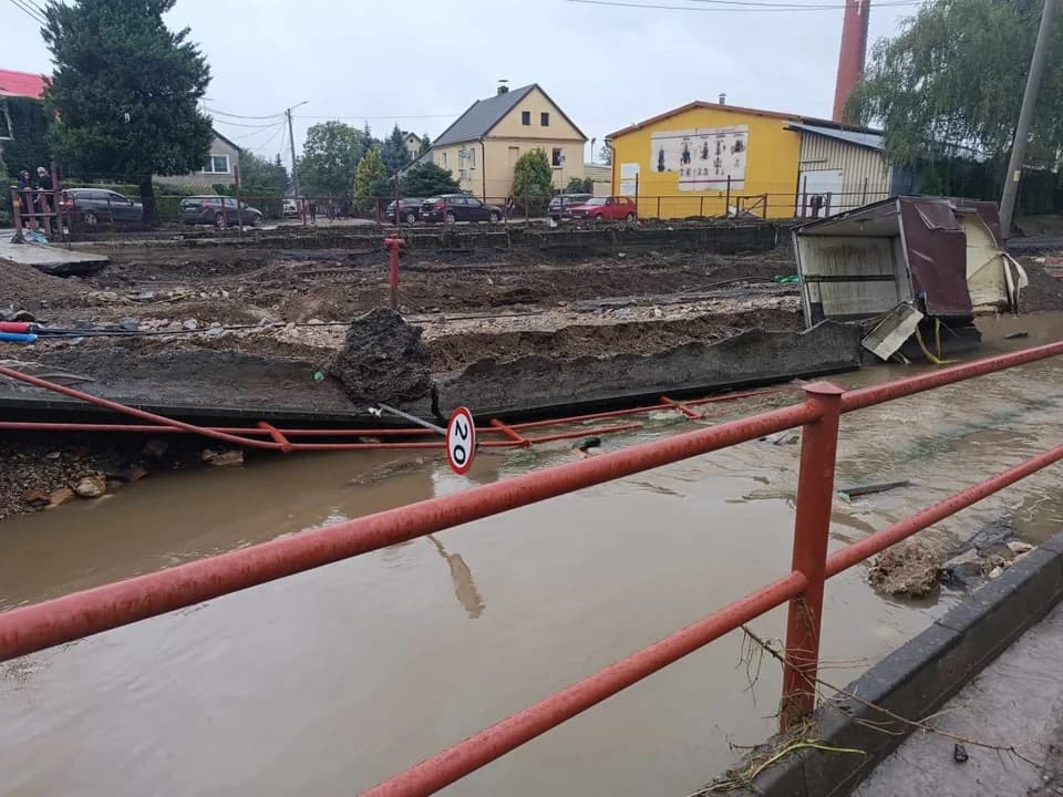 Jarocińscy strażacy walczą ze skutkami powodzi na południu Polski