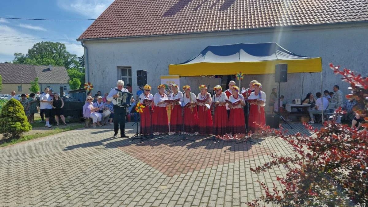 "Wianki Dębińskie" zamiast obchodów Nocy Świętojańskiej w lasku "Guć" w Nowym Mieście [ZDJĘCIA, WIDEO] — zdjęcie 3 z 42
