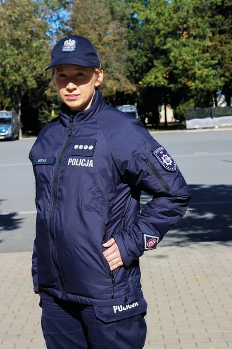 To koniec znanych kurtek i nakryć głowy w Policji. Wchodzą duże zmiany w mundurach [ZDJĘCIA] — zdjęcie 5 z 9