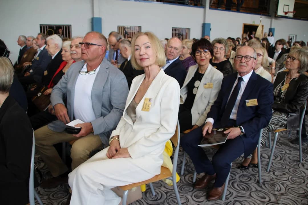 Zdawali maturę 50 lat temu. Spotkali się w murach Liceum Ogólnokształcącego w Jarocinie na wyjątkowej uroczystości