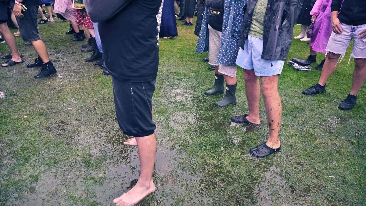Tak bawiliście w błocie i deszczu podczas pierwszego dnia Jarocin Festiwal 2026