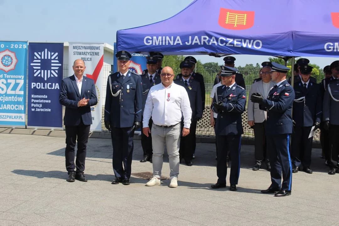 Święto Policji w Jarocinie. Policjanci odebrali awanse, padła ważna zapowiedź na 2027 rok