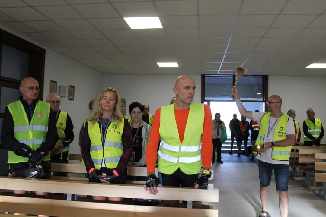 60 osób pielgrzymuje z Jarocina na Jasną Górę rowerami [ZDJĘCIA]