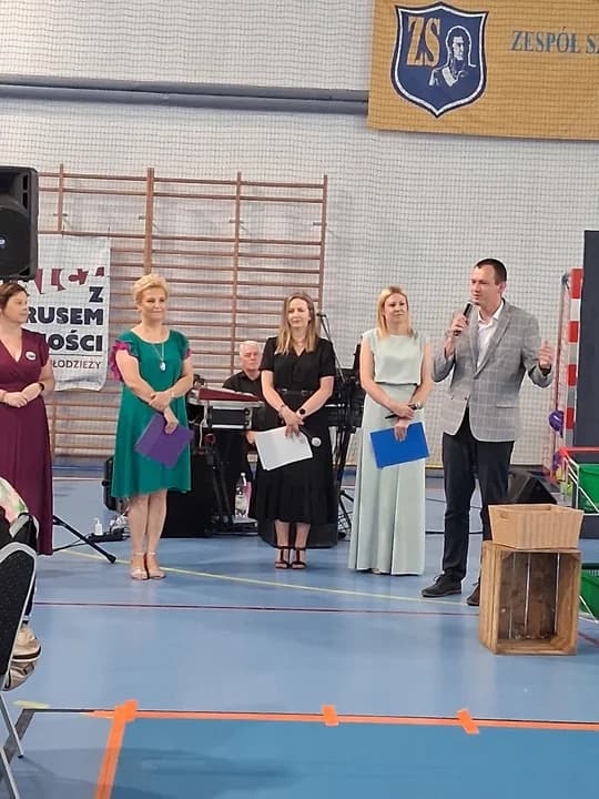 150 seniorów w wyjątkowym projekcie. Bawili się na wielkiej Senioriadzie — zdjęcie 6 z 29