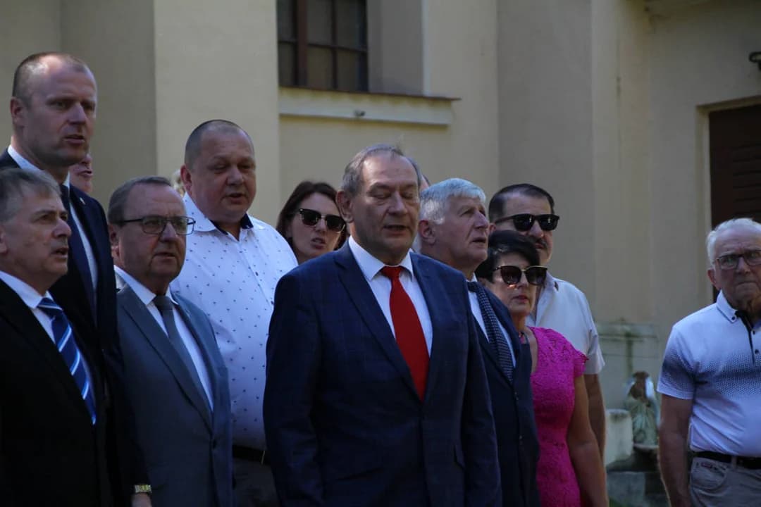 Oddali hołd bohaterom z powiatu jarocińskiego. „Mam nadzieję, że tę historię będziemy powtarzać tutaj co roku” — zdjęcie 6 z 63