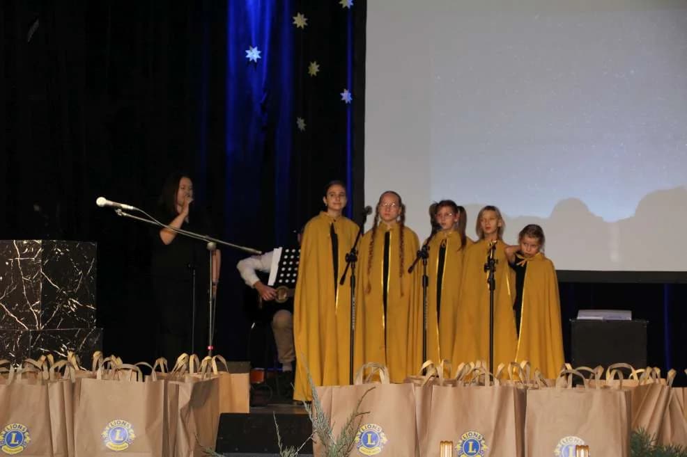 Mikołajki Zespołu Szkół Specjalnych w Jarocinie — zdjęcie 4 z 35