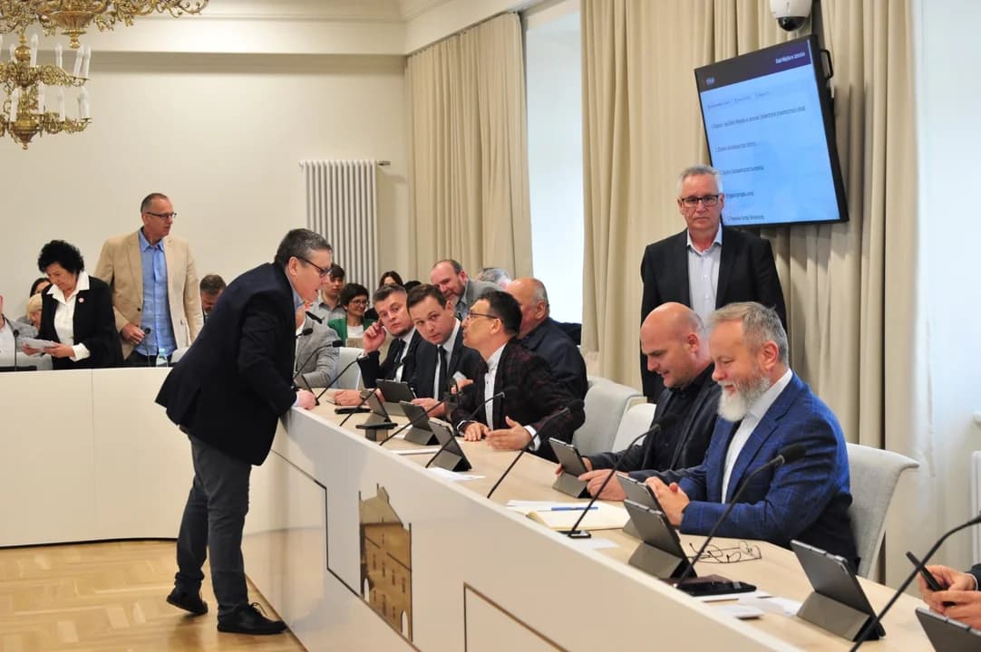 Było dwóch kandydatów na sekretarza gminy Jarocin. Komisja konkursowa postawiła na Roberta Kaźmierczaka