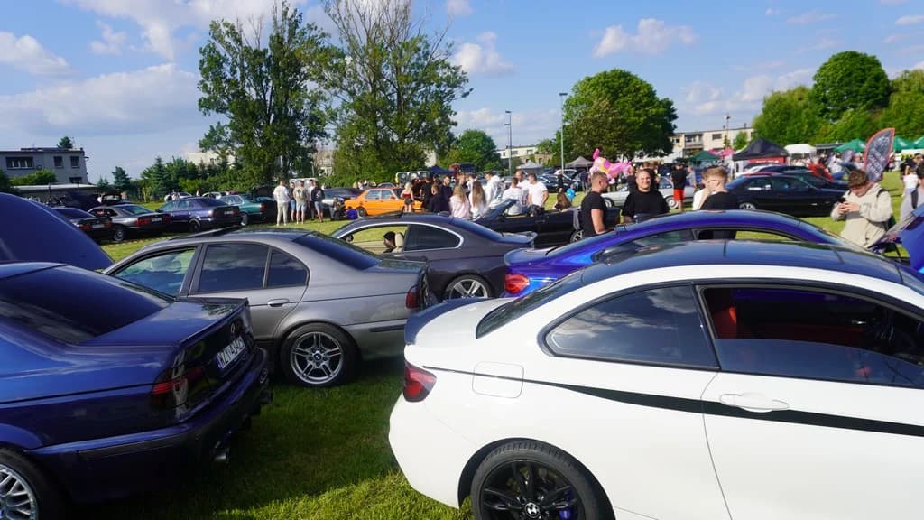 Majówka BMW w Dobrzycy 2026 — zdjęcie 1 z 128