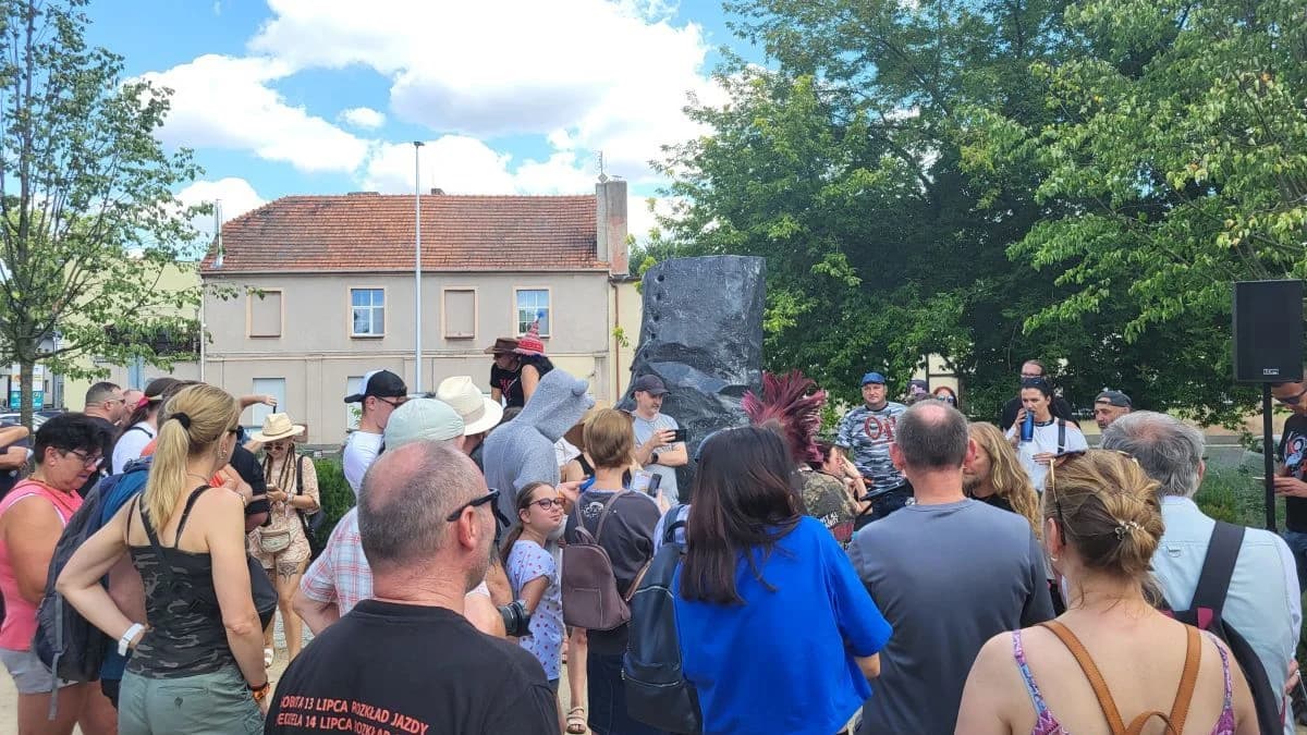 Ponowne odsłonięcie pomnika Glana w Jarocinie