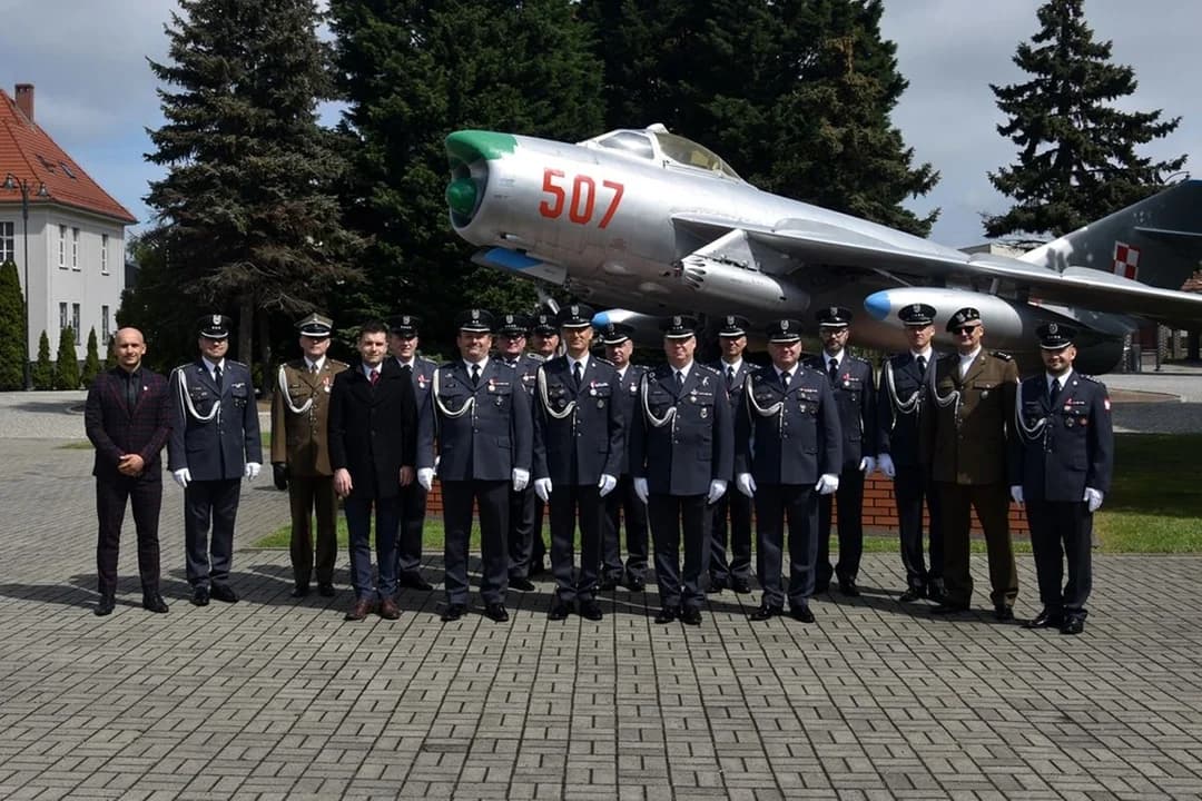 16. Jarociński Batalion Remontu Lotnisk ma nowego dowódcę. Dzisiaj wojsko rozpoczyna obchody 80-lecia [ZDJĘCIA] — zdjęcie 5 z 31