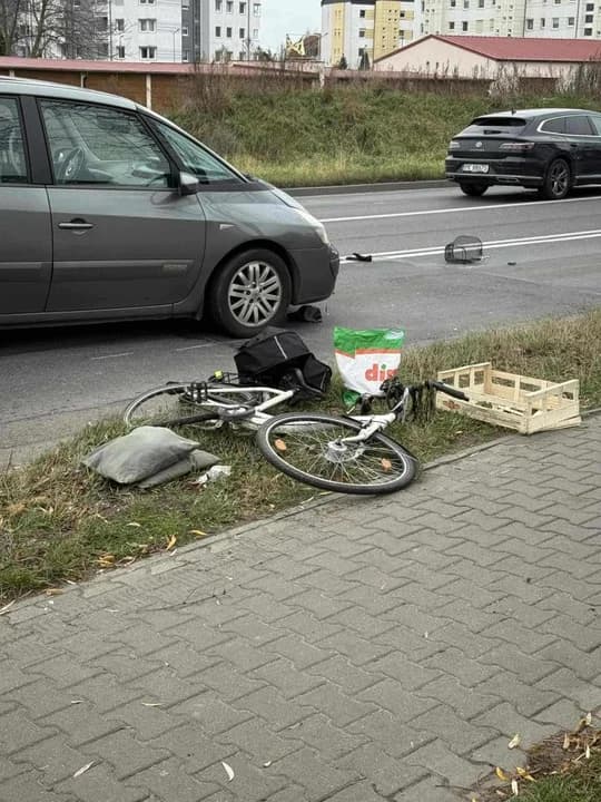 Potrącenie rowerzysty w Jarocinie — zdjęcie 5 z 43