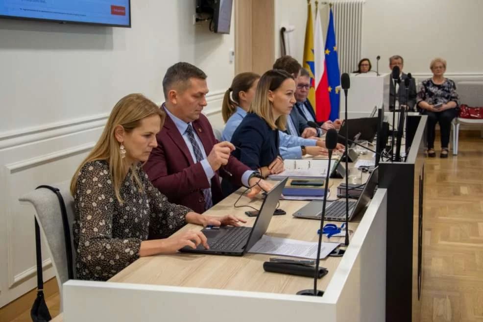 Budżet gminy Jarocin na 2025 rok na posiedzeniu rady miejskiej