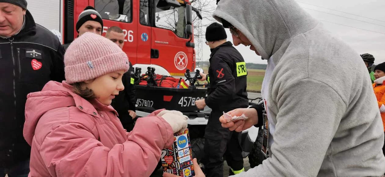 Rajd RoweLOVE Jarocin. Z puszką jadą 32 kilometry na 32. finał WOŚP-u [ZDJĘCIA] — zdjęcie 5 z 21