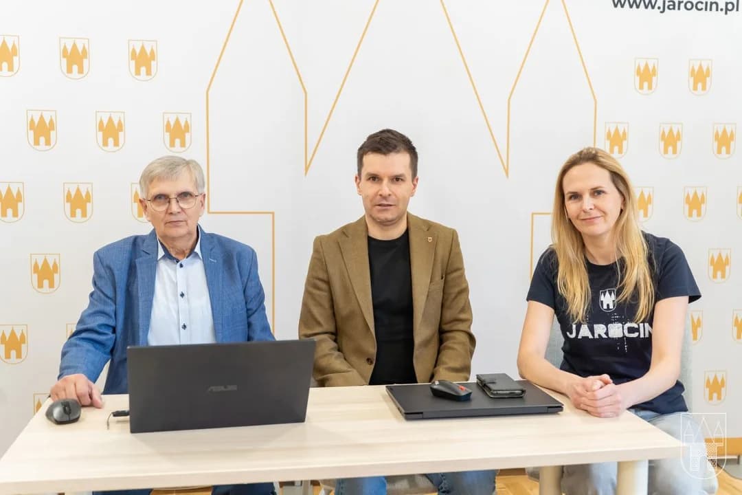 Dwa lata rządów - jaką ocenę dają burmistrzowi mieszkańcy, jaką radni? Jest piątka, ale i jedynka...