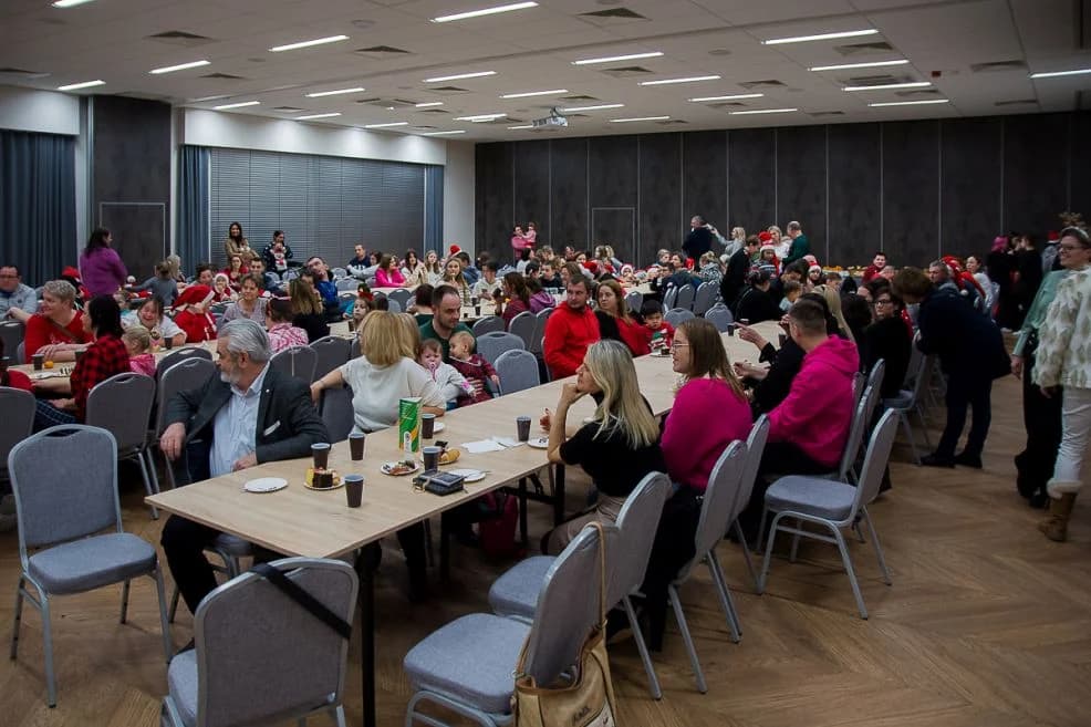 Mikołajki dla podopiecznych Fundacji "Ogród Marzeń" [ZDJĘCIA, FILM] — zdjęcie 5 z 132