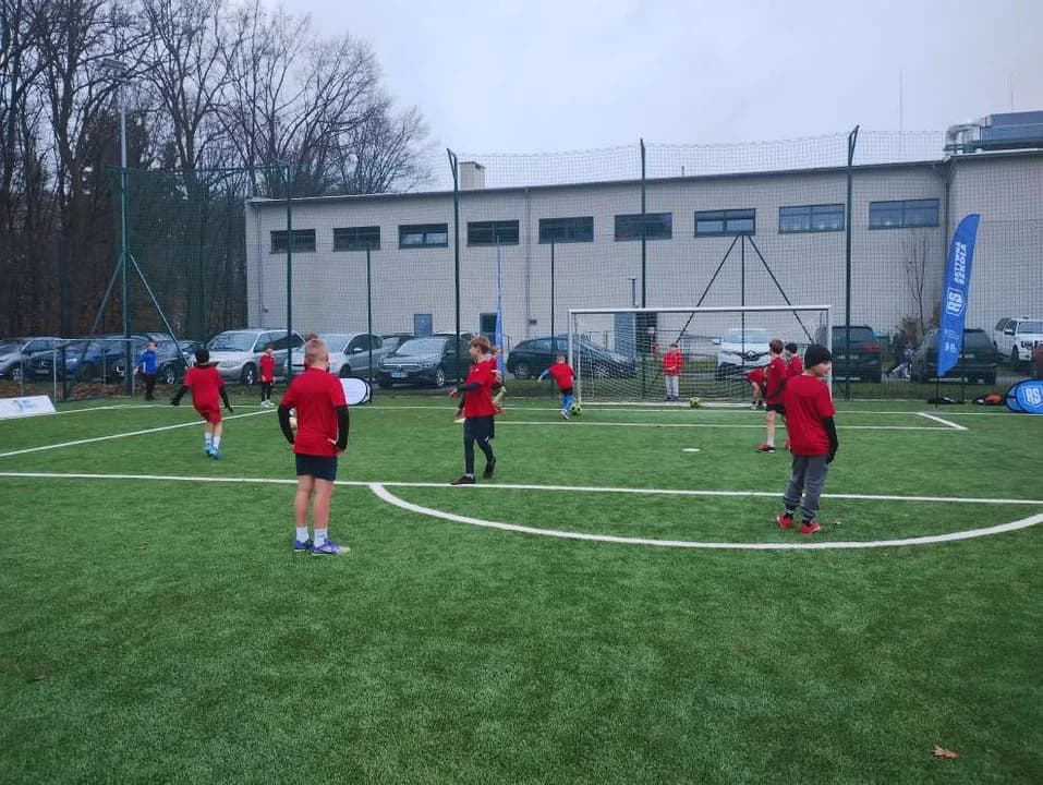 Sukces uczniów jarocińskiej „piątki” w Finale Ogólnopolskiego Turnieju „Z Orlika na Stadion” [ZDJĘCIA, SONDA]