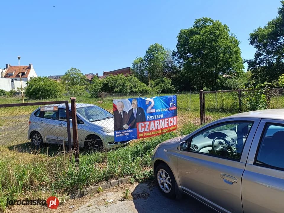 Policja zajmuje się sprawą materiałów wyborczych europosła
