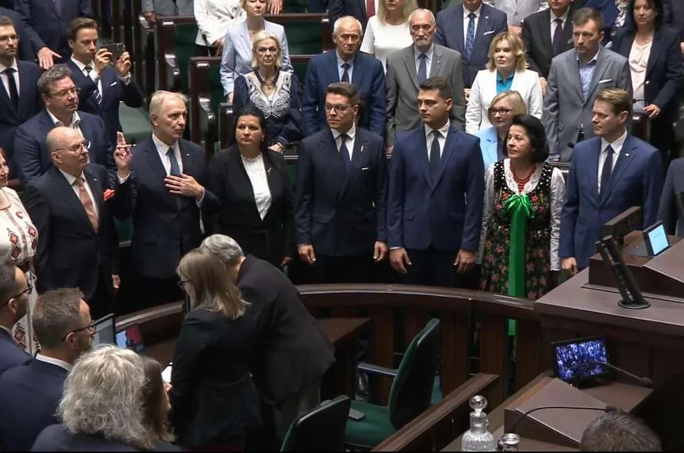 Posłanka Lidia Czechak w rozmowie z Gazetą Jarocińską mówi między innymi o sejmowej „kuchni”, o zarobkach i polityce [ZDJĘCIA]