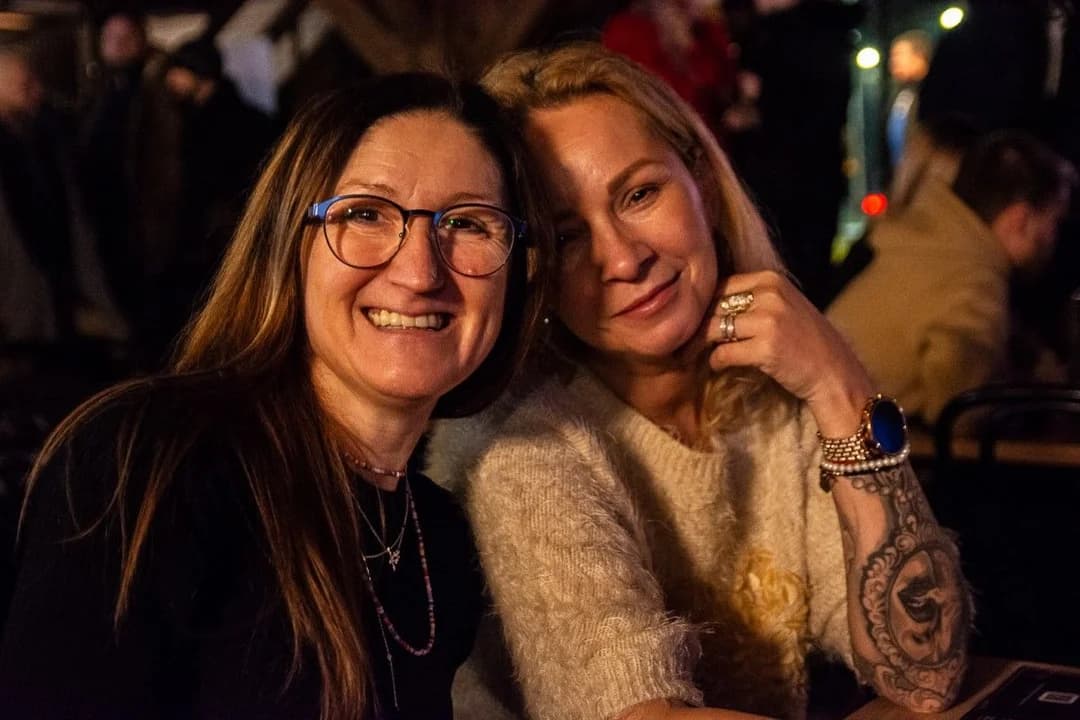 Spichlerz pełen ludzi i kolejka za płytą zespołu "Senders". To się rzadko w Jarocinie zdarza [ZDJĘCIA] — zdjęcie 3 z 58