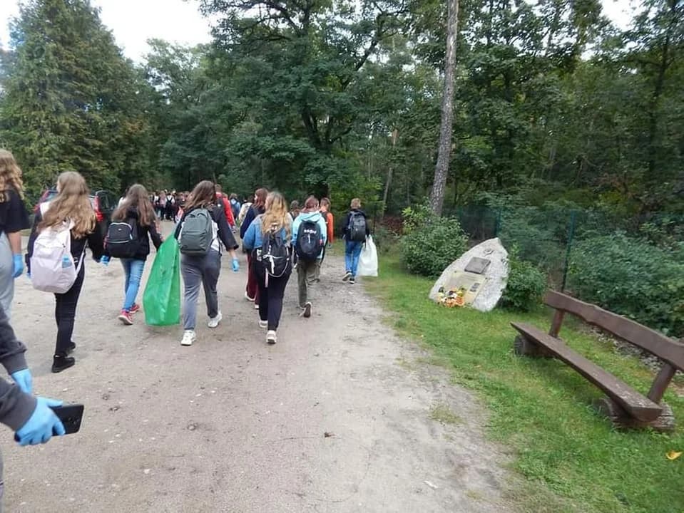 Kolejna edycja akcji Sprzątanie Świata za nami. Wyzbierana została prawdziwa góra śmieci [ZDJĘCIA]