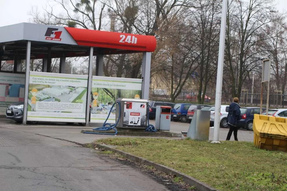 Myjnia samochodowa przy ulicy św. Ducha w Jarocinie sprzedana — zdjęcie 2 z 24