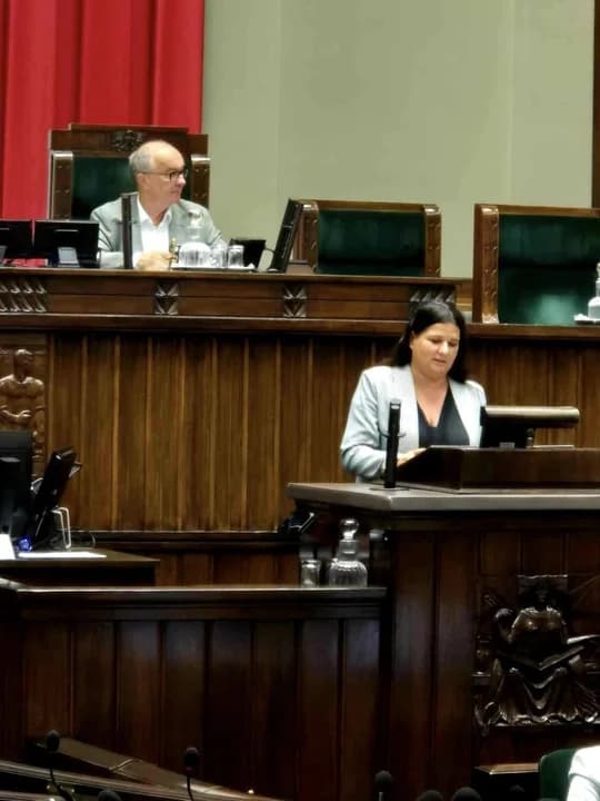Posłanka Lidia Czechak w rozmowie z Gazetą Jarocińską mówi między innymi o sejmowej „kuchni”, o zarobkach i polityce [ZDJĘCIA]