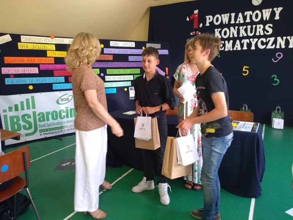 Zmagali się z historią i matematyką. Dwa konkursy powiatowe w Szkole Podstawowej nr 2 w Jarocinie — zdjęcie 6 z 61
