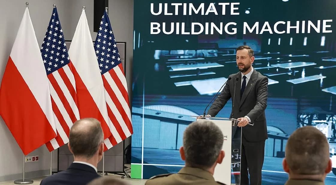 Do batalionu w Jarocinie trafi fabryka budowy schronów Ultimate Bulding Machine — zdjęcie 6 z 12