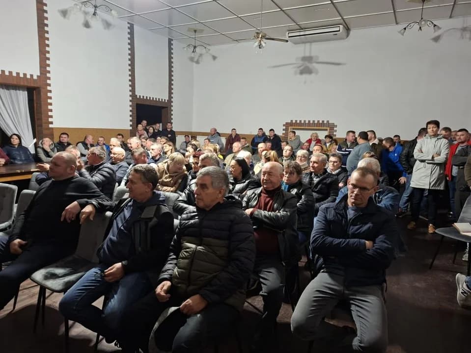 Wójt kontra mieszkańcy w sprawie biogazowni: Zabrakło pańskiej dobrej woli [ZDJĘCIA]