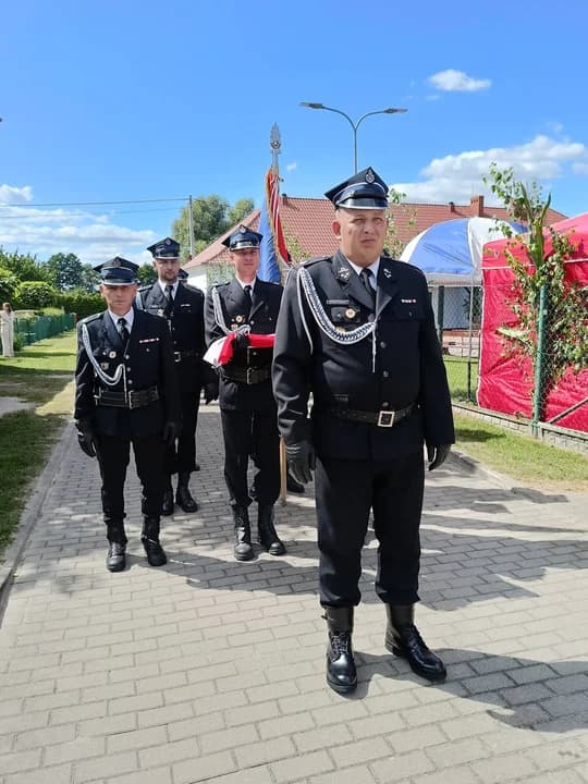 W Dobieszczyźnie uroczyście otwarto nową remizę OSP [ZDJĘCIA] — zdjęcie 2 z 47