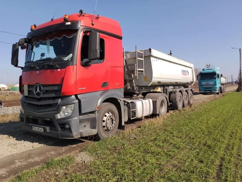 Zakończył się remont ul. Zatorze w Witaszycach. Jarociński magistrat szykuje przebudowę drogi [ZDJĘCIA] — zdjęcie 3 z 3