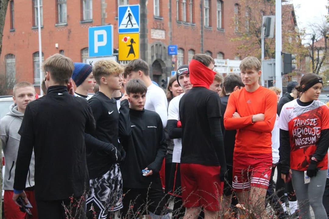 Pobiegli z Jarocina do Mieszkowa 14. raz, aby uczcić pamięć naszych lokalnych bohaterów [ZDJĘCIA] — zdjęcie 3 z 122