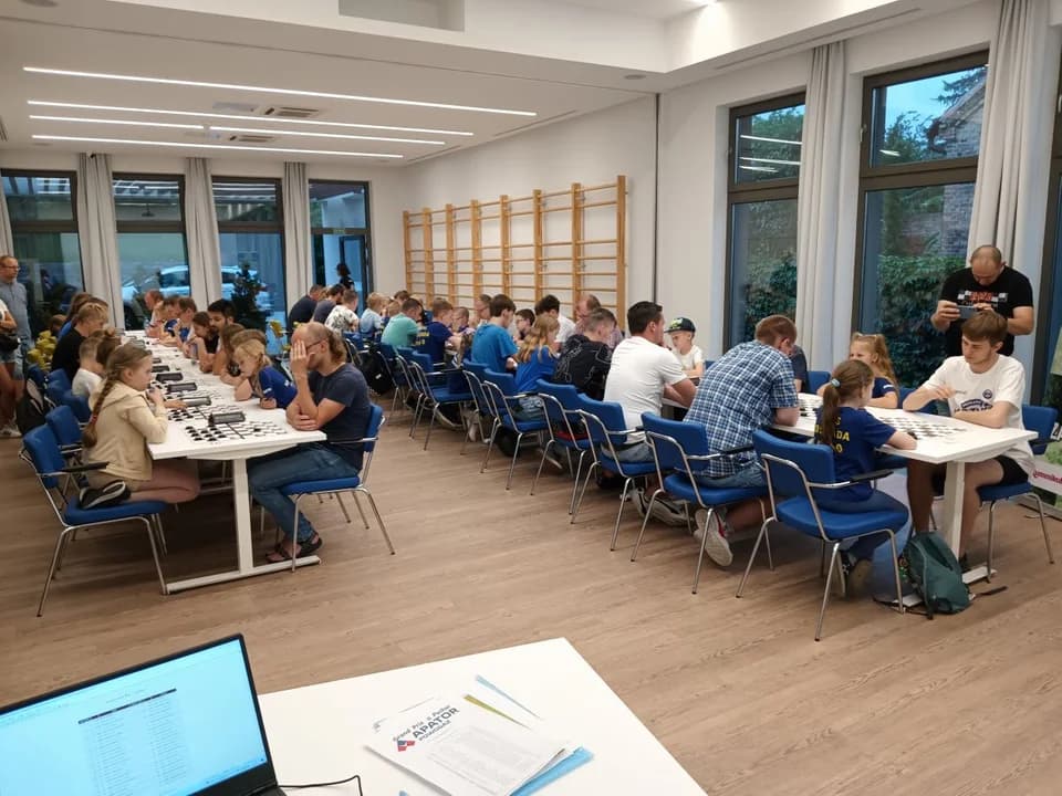 Warcabów o Puchar Apator Powogaz - Turniej 9 — zdjęcie 2 z 8