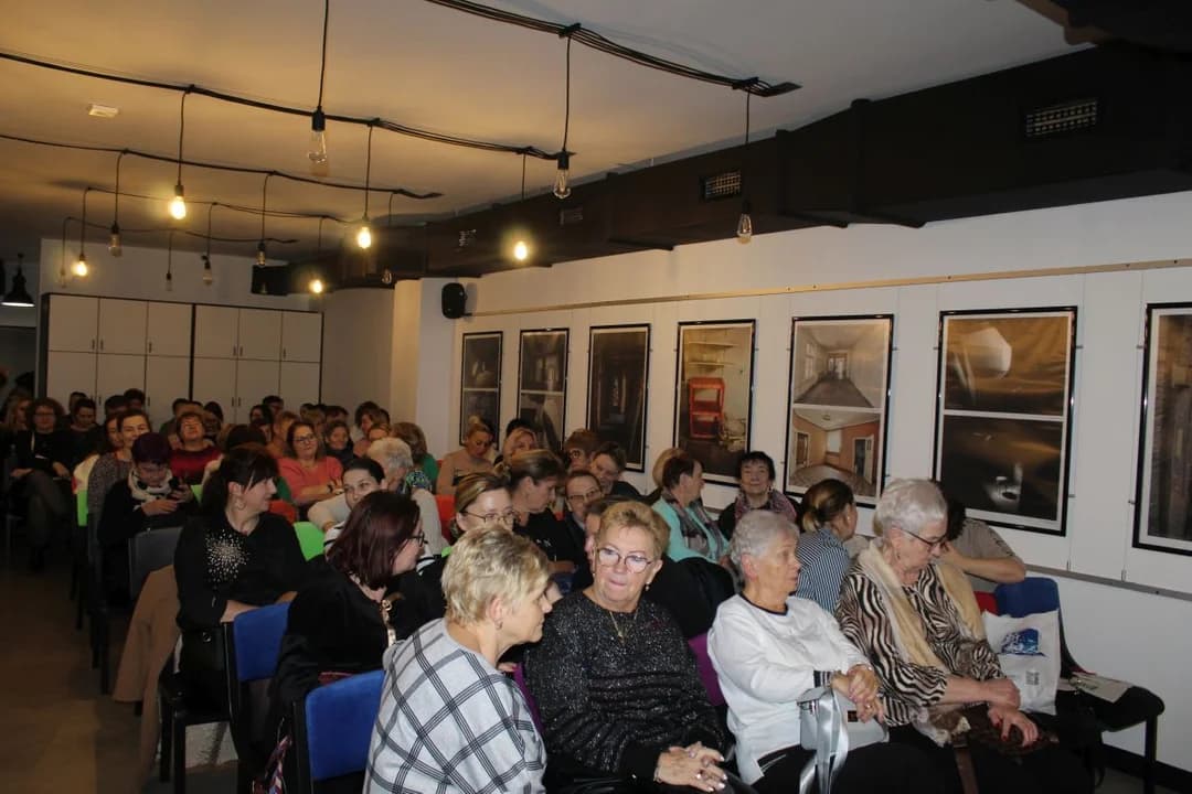 Spotkanie z Katarzyną Bosacką w Jarocinie — zdjęcie 6 z 60