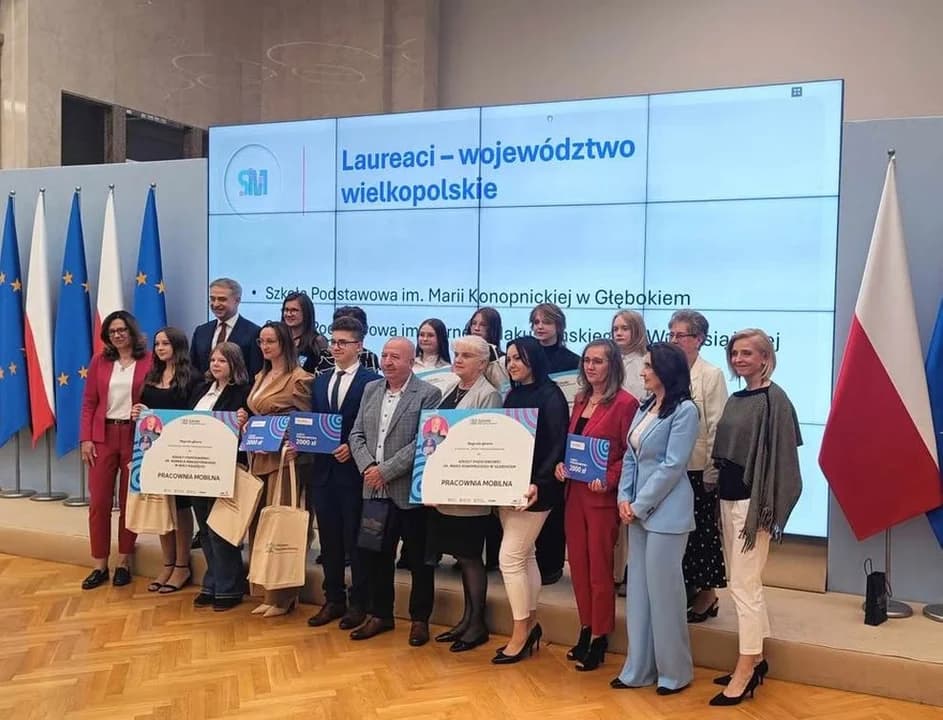 Uczniowie z Woli Książęcej na gali projektu Szkoła Międzypokoleniowa w KPRM