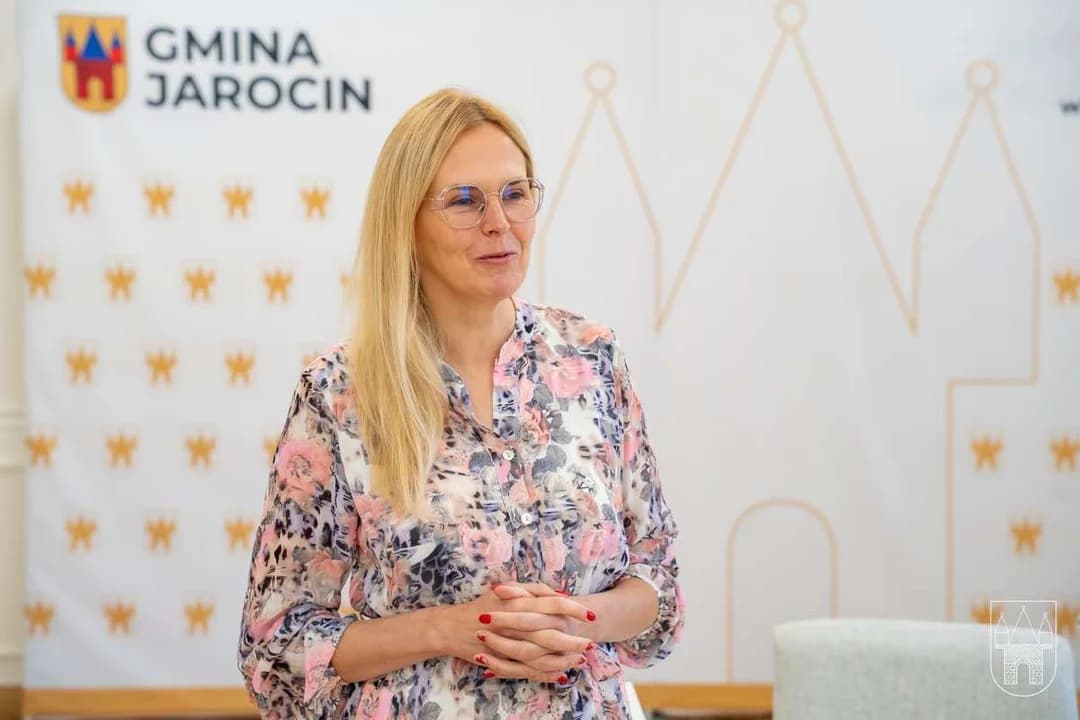 Uroczystość nadania stopni awansu zawodowego odbyła się w jarocińskim Ratuszu. Pedagodzy odebrali akty nadania i złożyli ślubowanie przed burmistrzem Urszulą Wyremblewską-Korzyniewską.