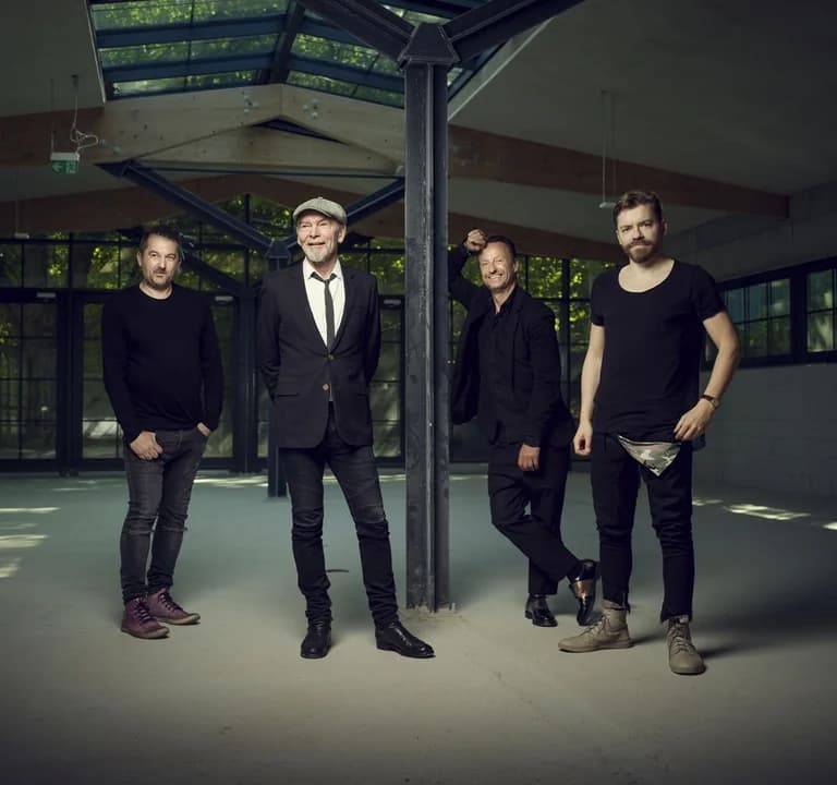 Kolejnym mocnym punktem będzie koncert grupy Voo Voo. Zespół pod wodzą Wojciecha Waglewskiego zaprezentuje materiał z najnowszej płyty „Dźwięczność”.