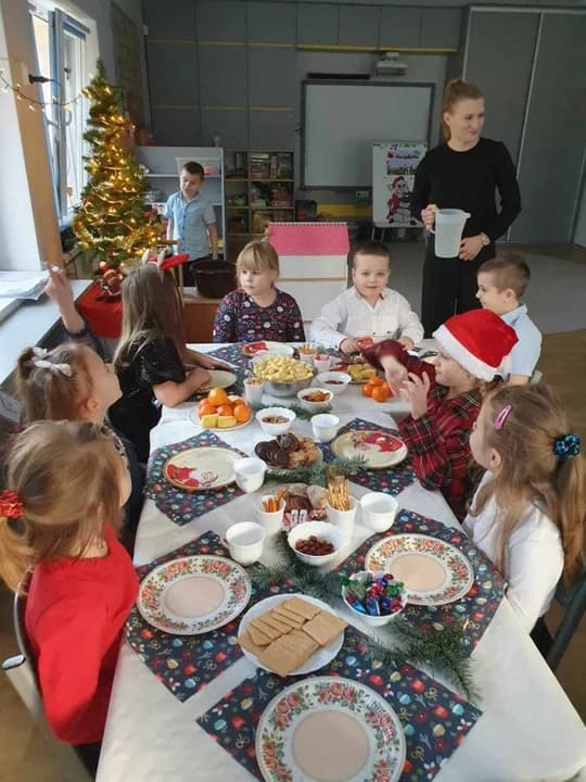 Do przedszkola "Marcinek" w Jarocinie przybył niezwykły gość — zdjęcie 3 z 6