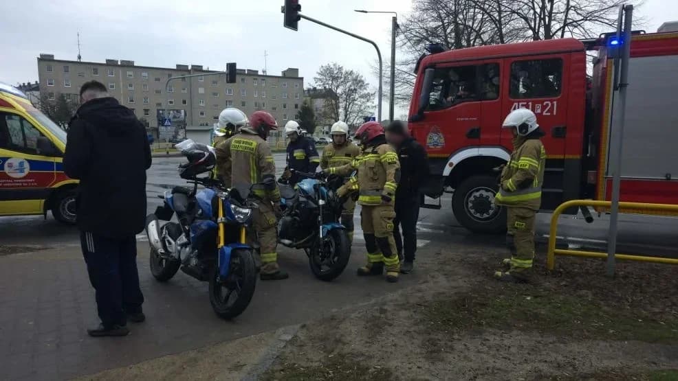 Motocyklistka w szpitalu, służby w akcji. W Jarocinie doszło do wypadku, są utrudnienia [ZDJĘCIA] — zdjęcie 5 z 5