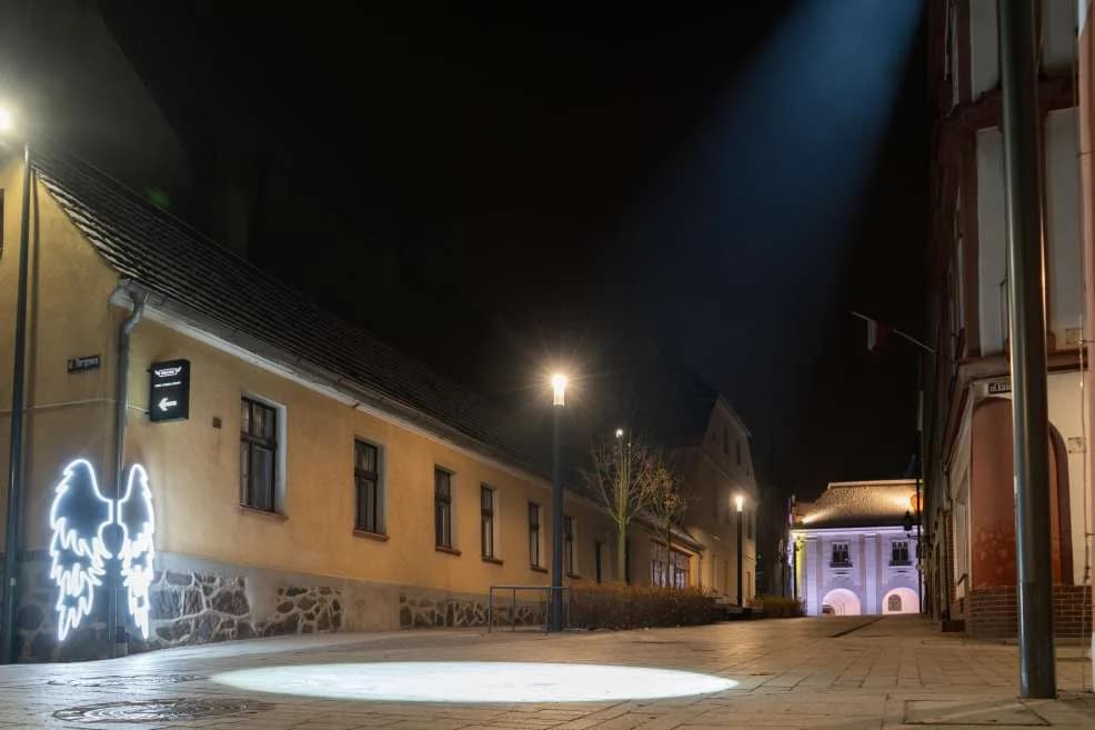 Nowe oświetlenie i wnętrza ratusza w Jarocinie — zdjęcie 5 z 12