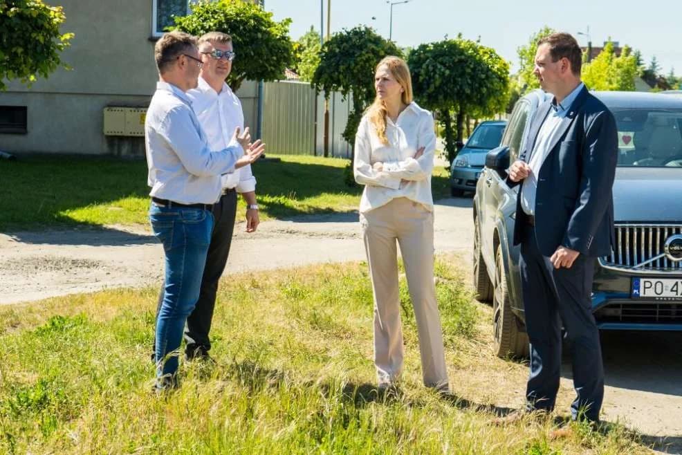 Dwa lata rządów - jaką ocenę dają burmistrzowi mieszkańcy, jaką radni? Jest piątka, ale i jedynka...