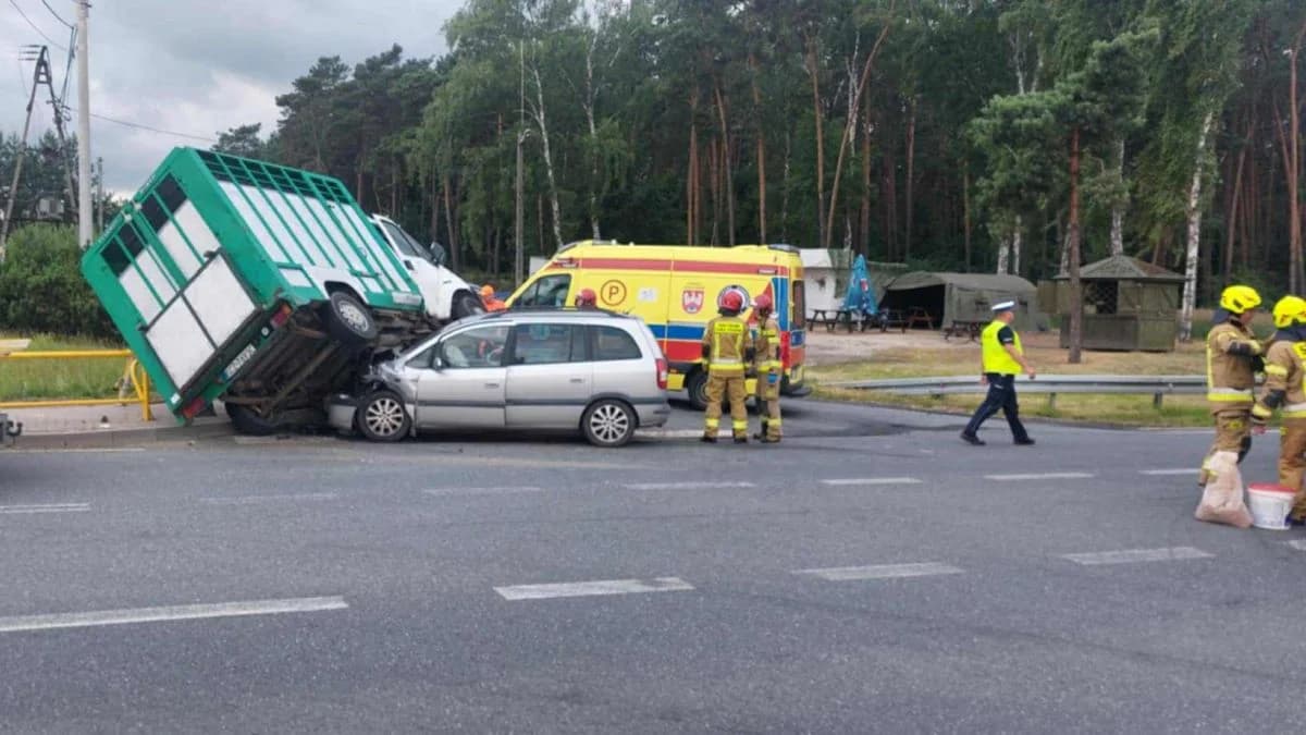 Wypadek między Kotlinem a Wyszkami na DK11