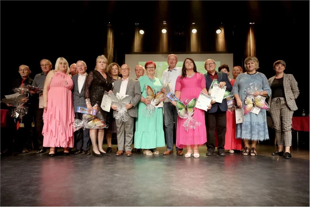 W szóstej edycji imprezy, która ma się odbyć na wiosnę, uczestnicy będą śpiewać piosenki gwiazd PRL-u: Maryli Rodowicz, Urszuli Sipińskiej i Seweryna Krajewskiego — zdjęcie 5 z 91