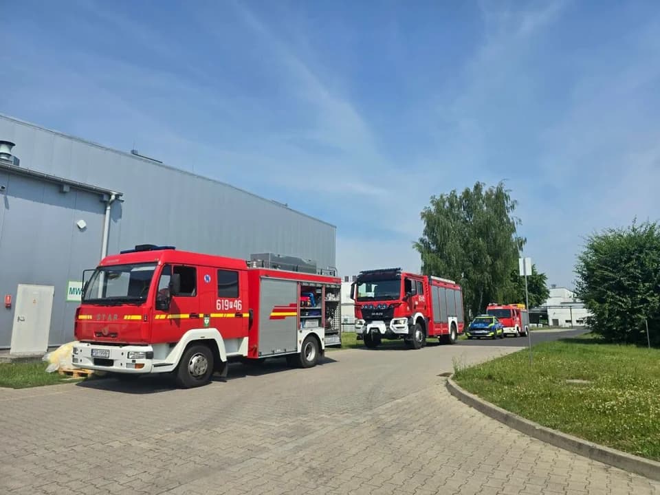 Na terenie jednego z zakładów w Klęce do zbiornika z wodą wpadł mężczyzna